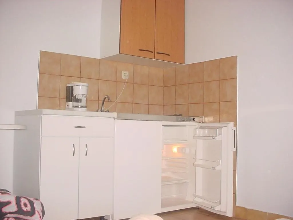 Family Friendly Apartments With A Swimming Pool Kali, Ugljan - 23026 Croatia