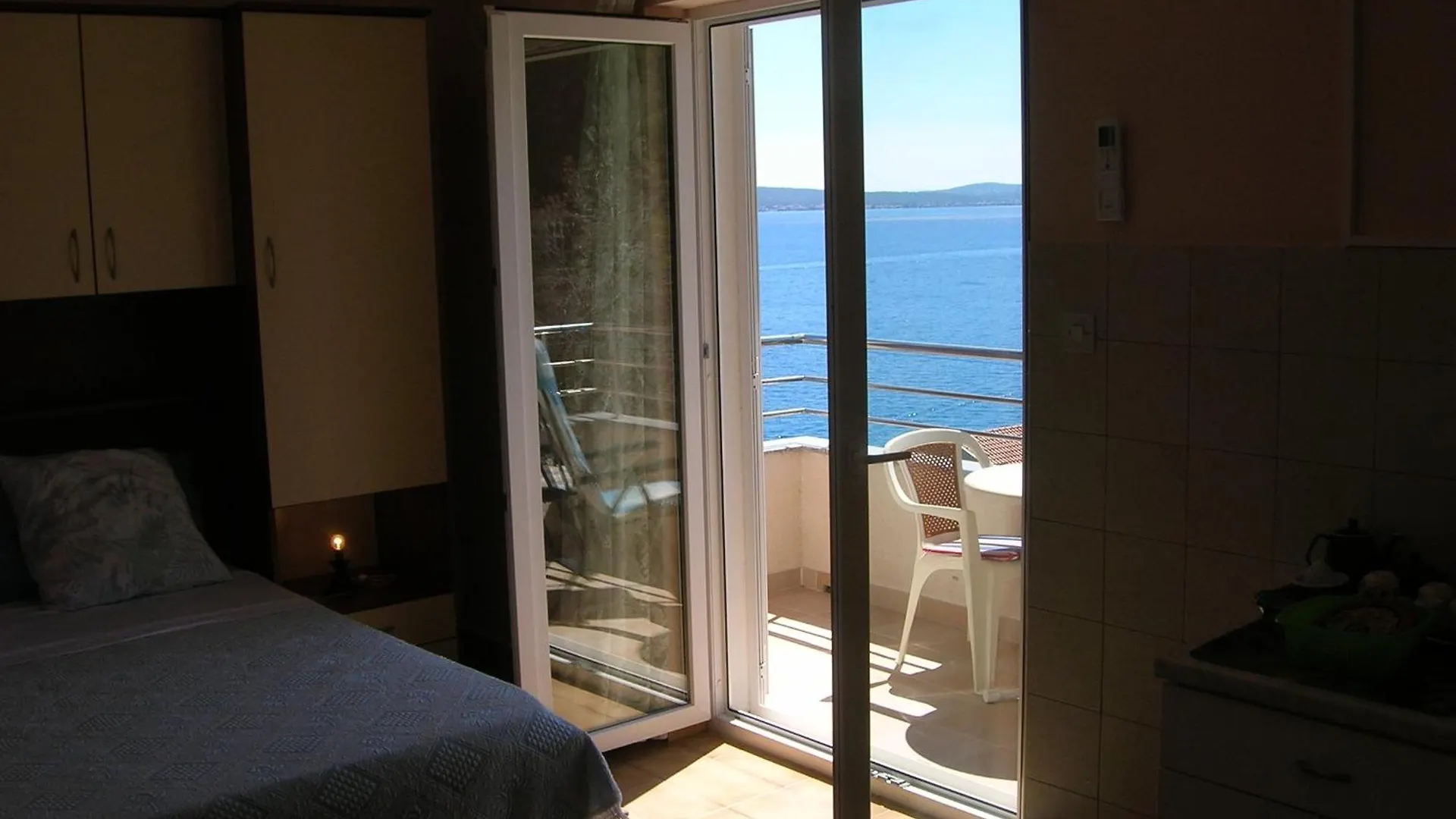 Family Friendly Apartments With A Swimming Pool Kali, Ugljan - 23026  Kali
