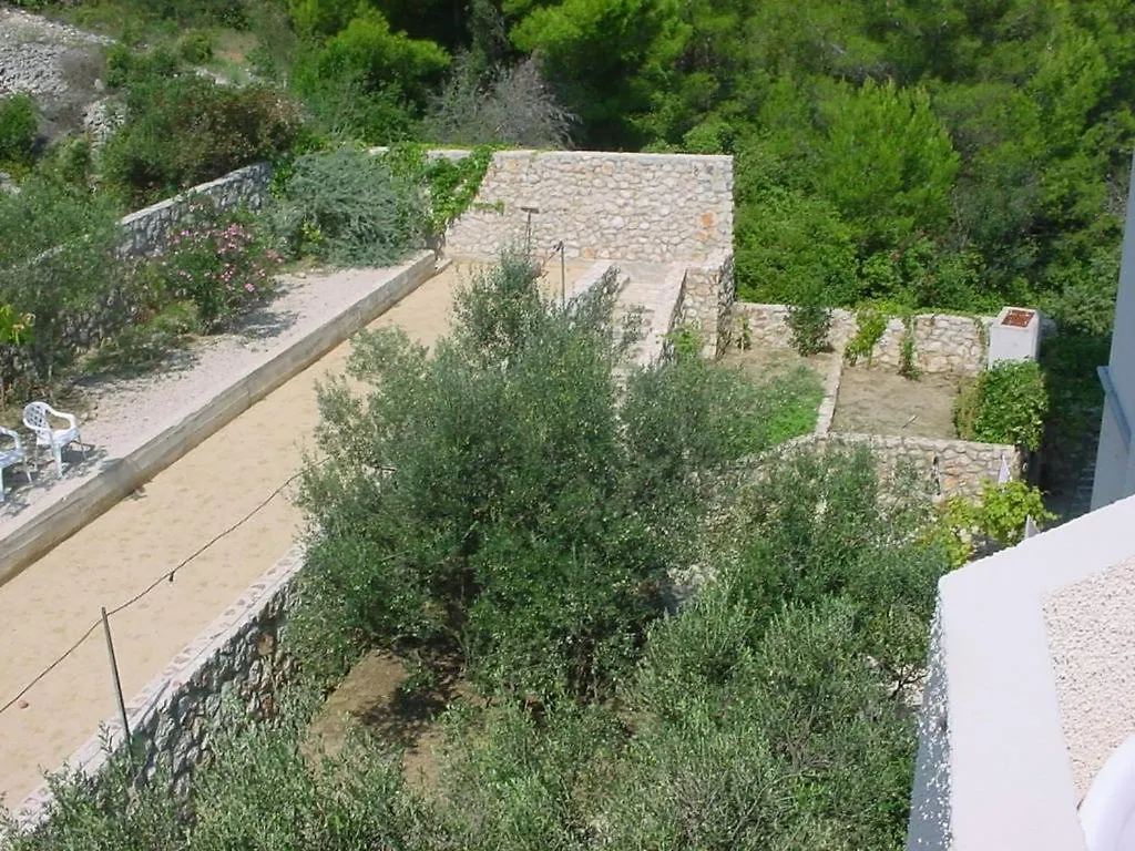 Family Friendly Apartments With A Swimming Pool Kali, Ugljan - 23026 Kali