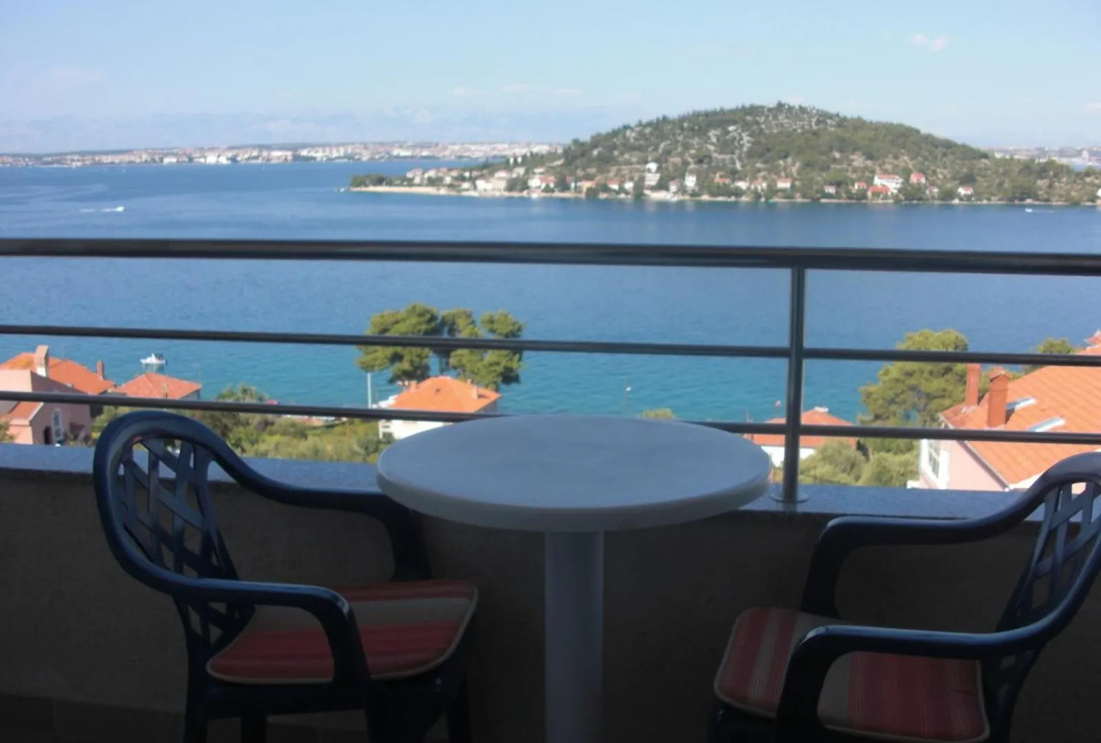 Family Friendly Apartments With A Swimming Pool Kali, Ugljan - 23026  Kali