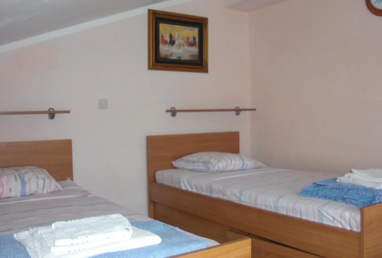 Family Friendly Apartments With A Swimming Pool Kali, Ugljan - 23026