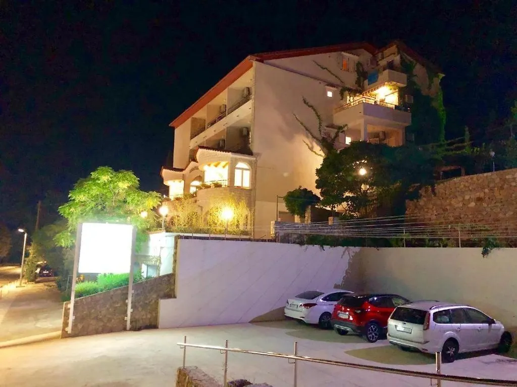 Family Friendly Apartments With A Swimming Pool Kali, Ugljan - 23026 Croatia