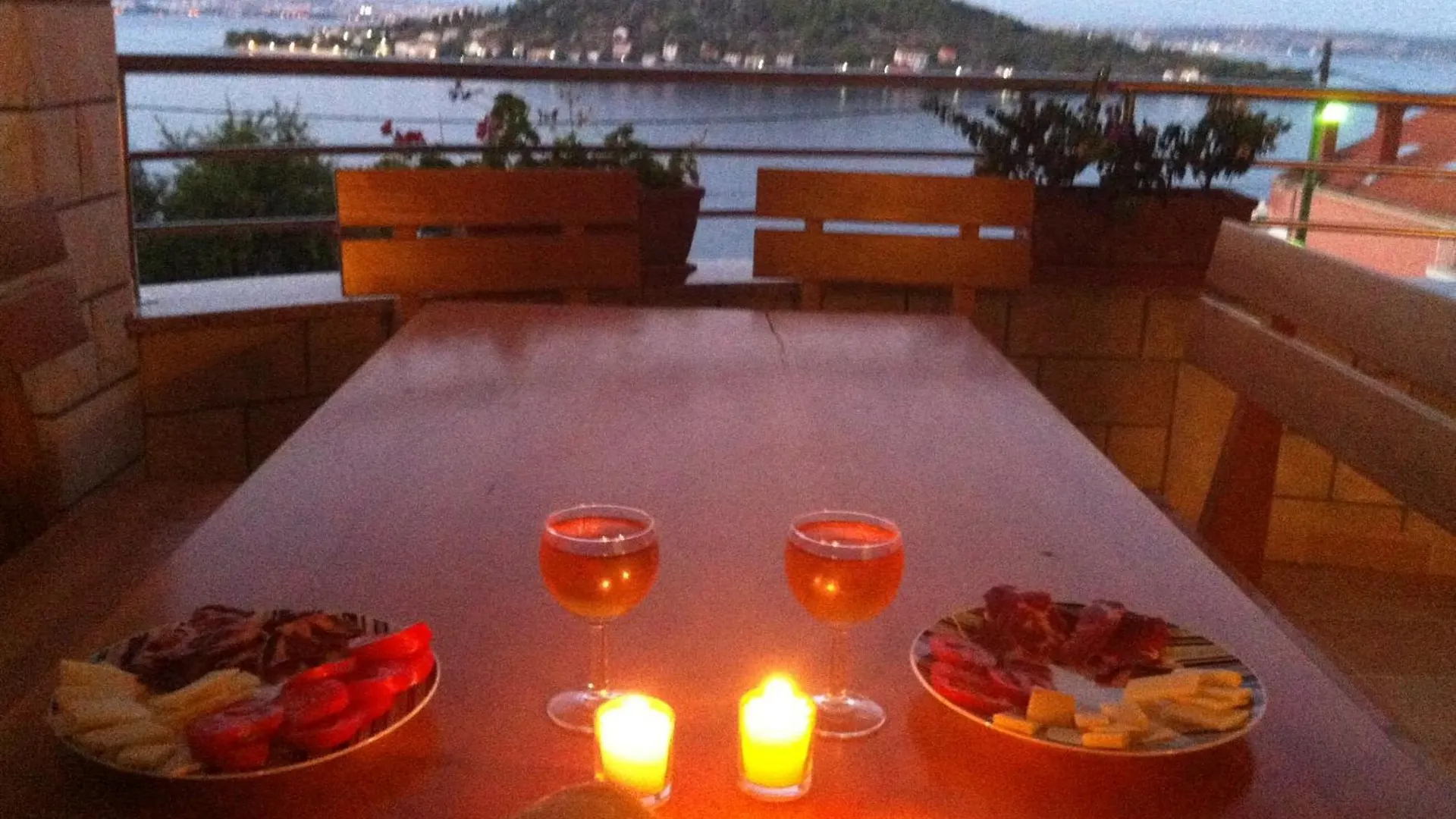 Family Friendly Apartments With A Swimming Pool Kali, Ugljan - 23026