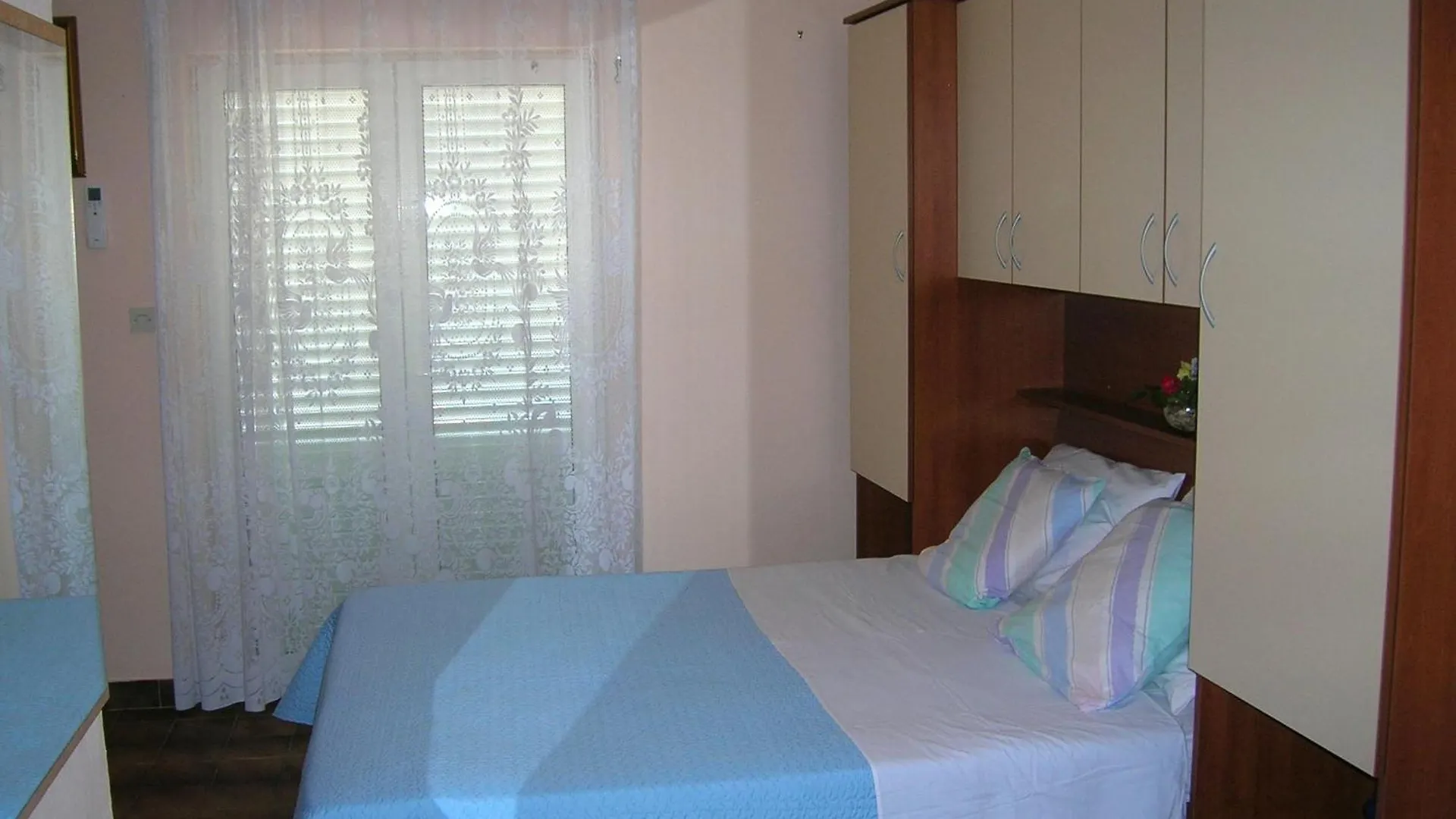 Family Friendly Apartments With A Swimming Pool Kali, Ugljan - 23026